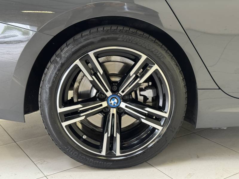 BMW Série 3 - Photo 9
