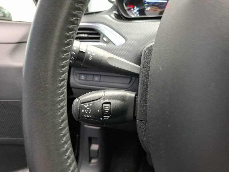 Peugeot 208 - Photo 18