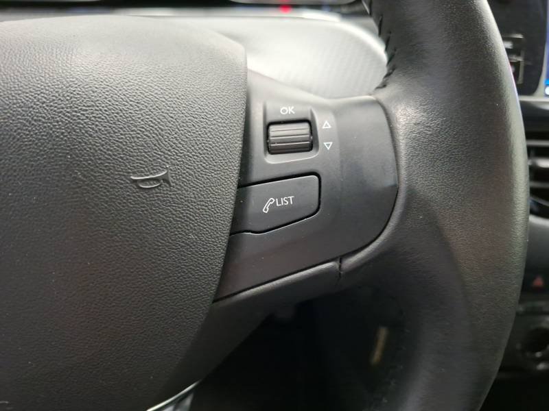 Peugeot 208 - Photo 23