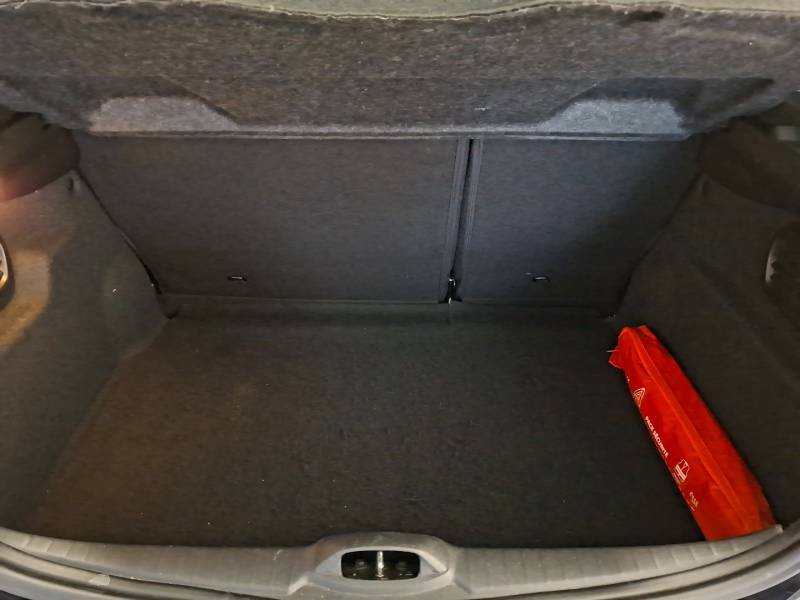 Peugeot 208 - Photo 9