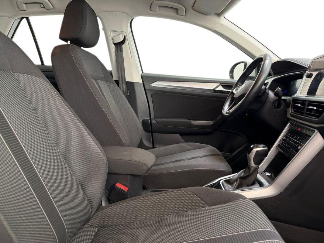 Volkswagen T-Roc - Photo 13