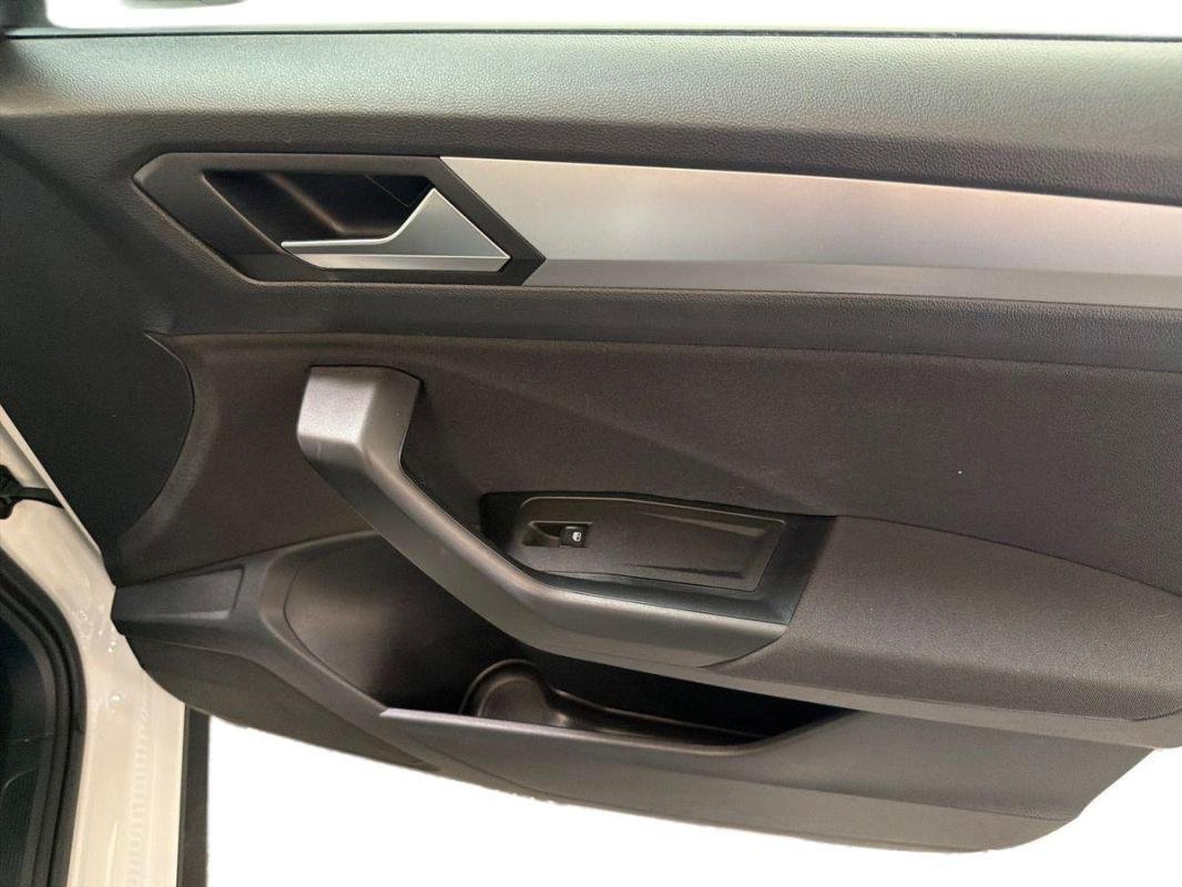 Volkswagen T-Roc - Photo 15