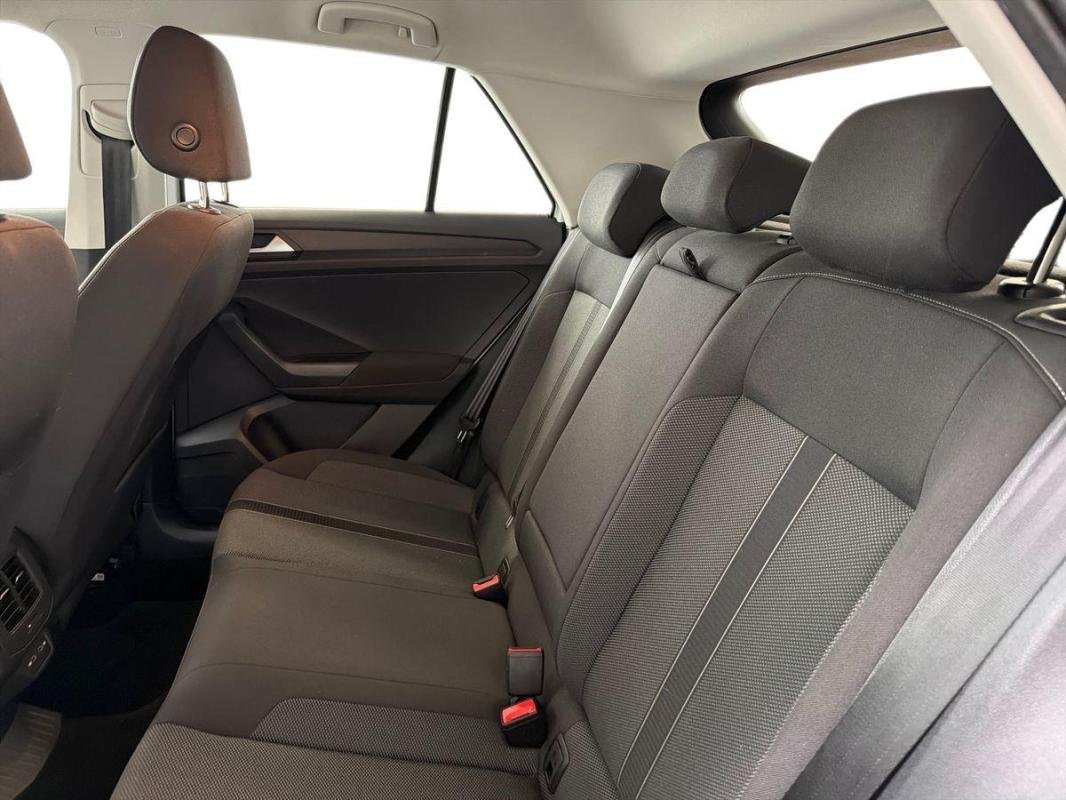 Volkswagen T-Roc - Photo 23