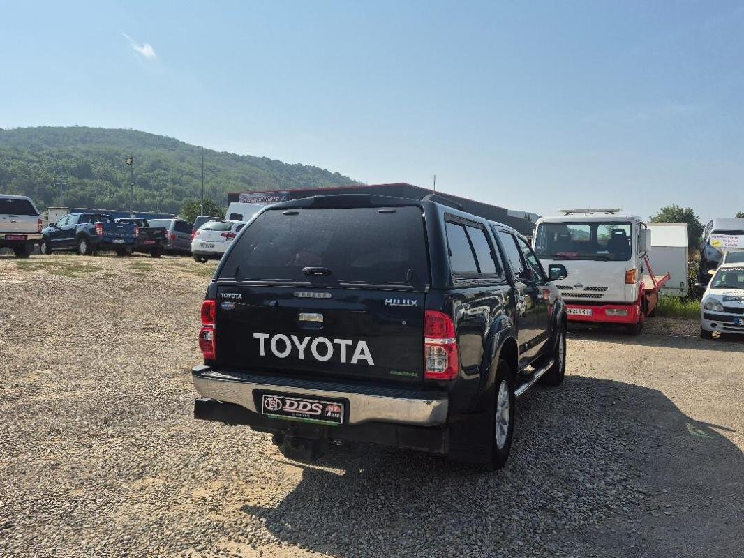 Toyota Hilux - Photo 2