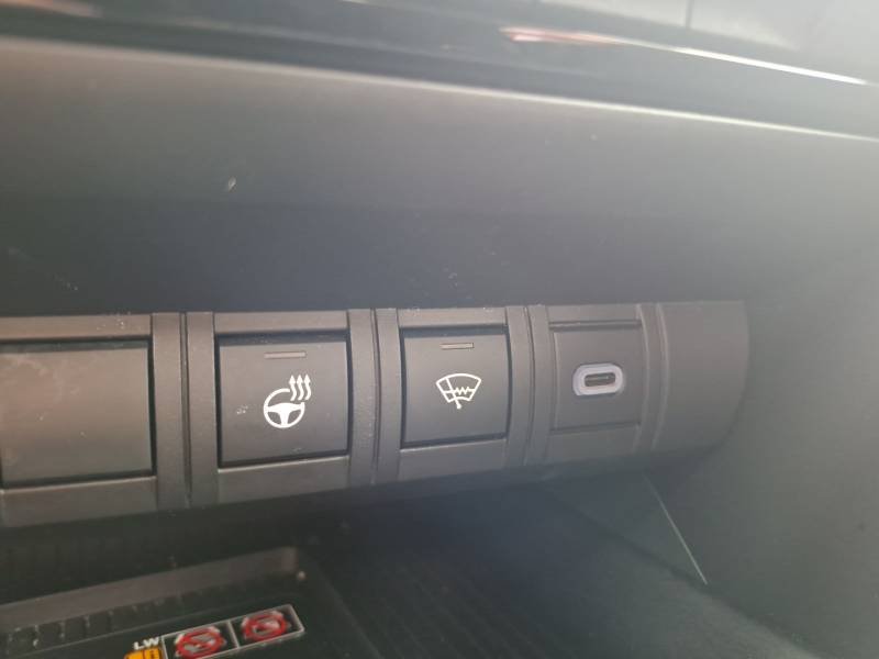 Toyota C-HR - Photo 24