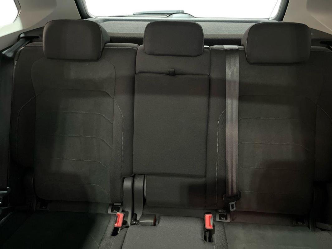 Volkswagen Tiguan - Photo 22