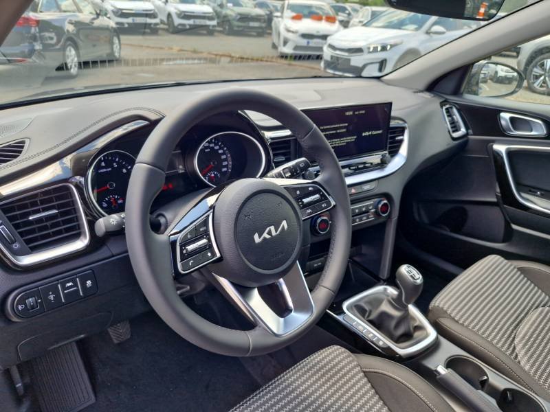 Kia CEED - Photo 11