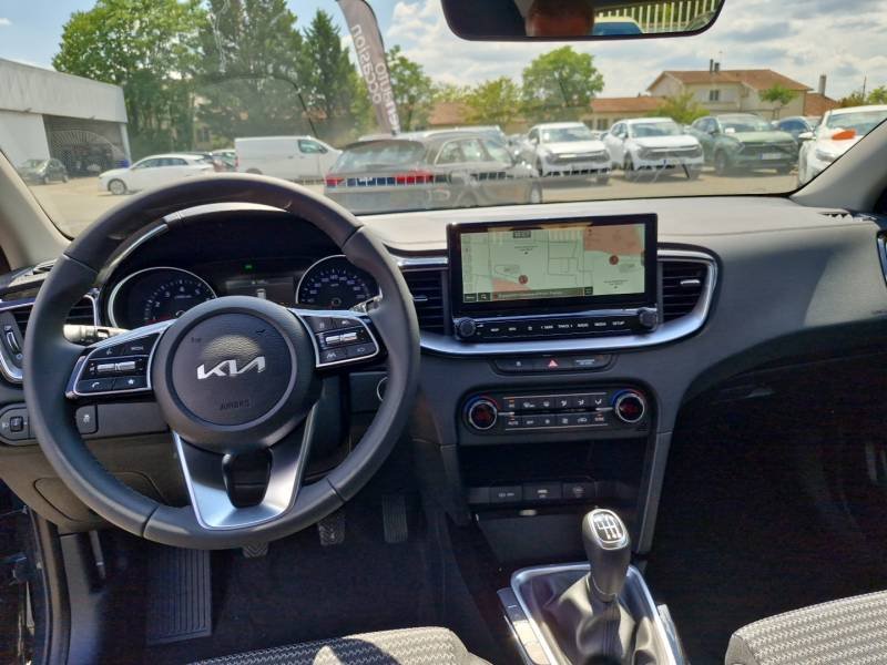 Kia CEED - Photo 30