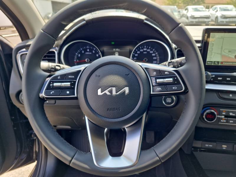 Kia CEED - Photo 31