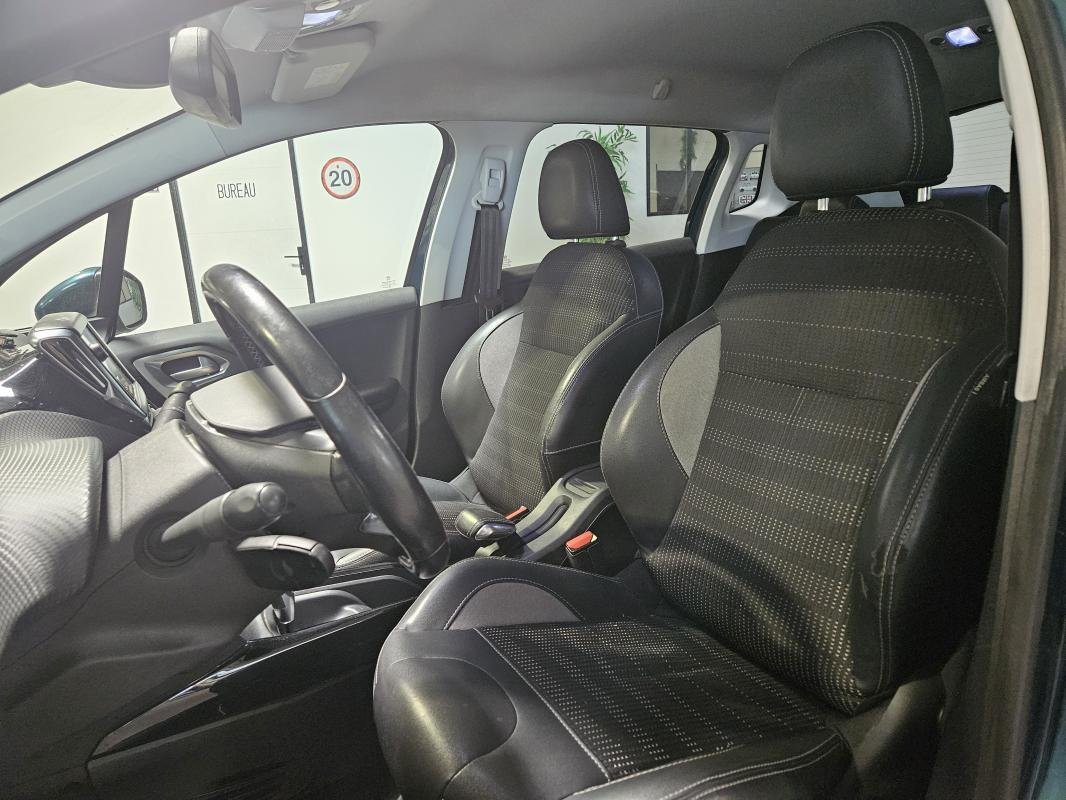 Peugeot 2008 - Photo 11
