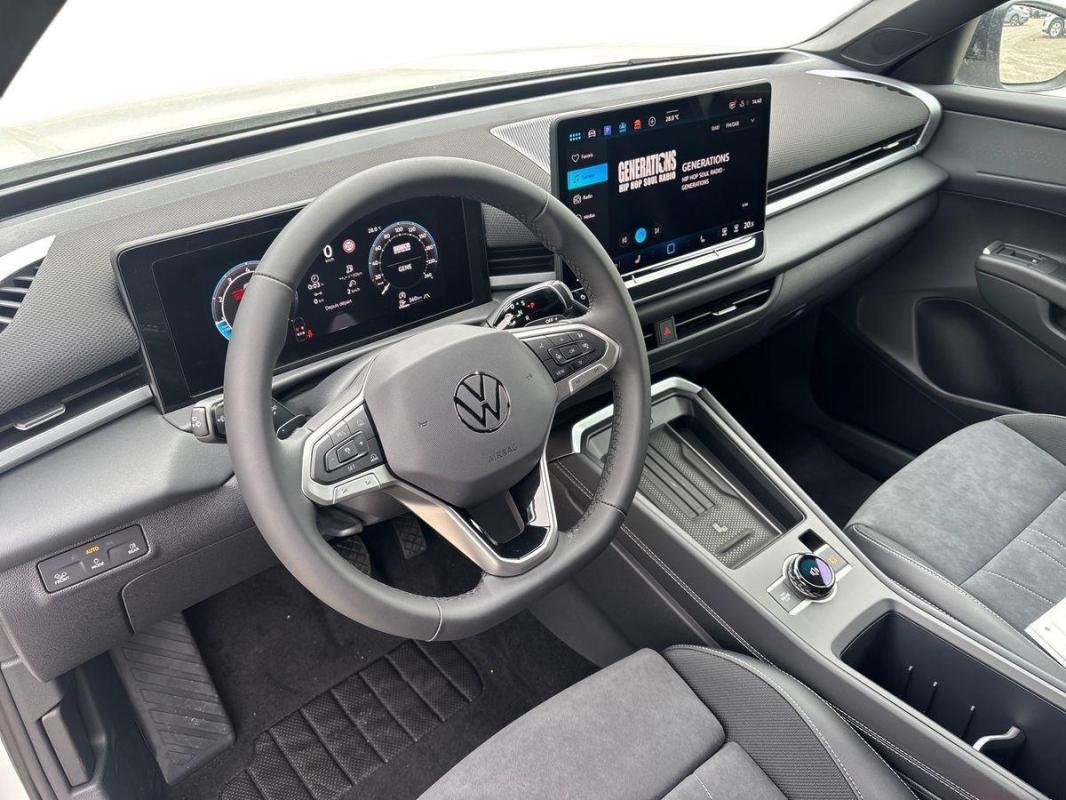 Volkswagen T-Roc - Photo 9