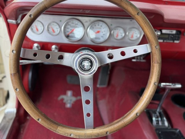 Ford Mustang - Photo 14
