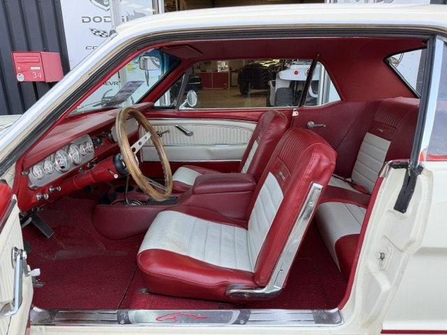 Ford Mustang - Photo 19