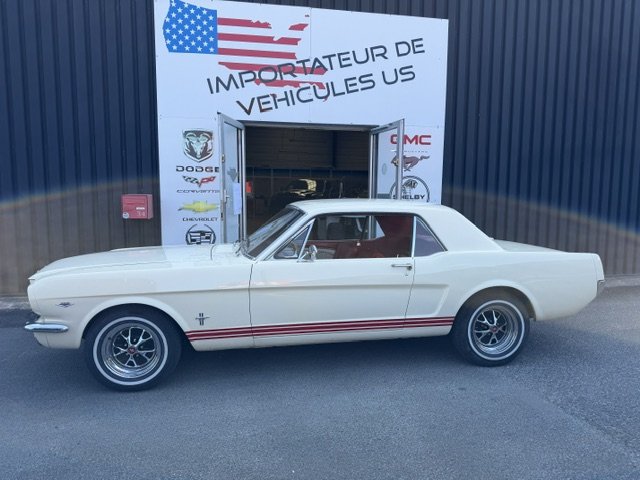 Ford Mustang - Photo 6