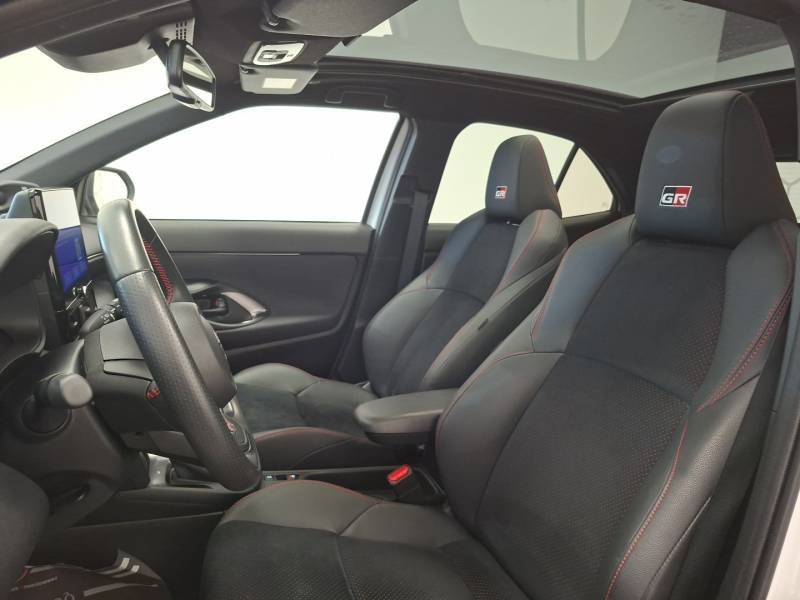 Toyota Yaris - Photo 10