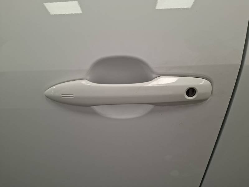 Toyota Yaris - Photo 17