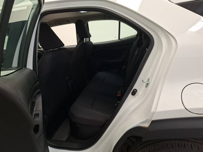 Toyota Yaris - Photo 13