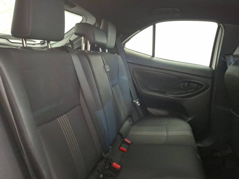 Toyota Yaris - Photo 13