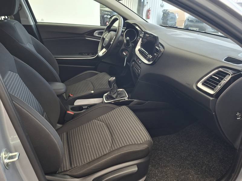 Kia CEED - Photo 13