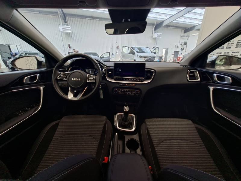 Kia CEED - Photo 14