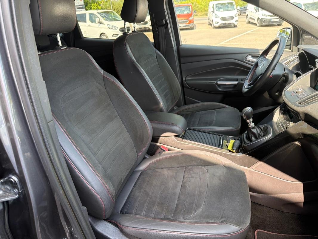 Ford Kuga - Photo 14