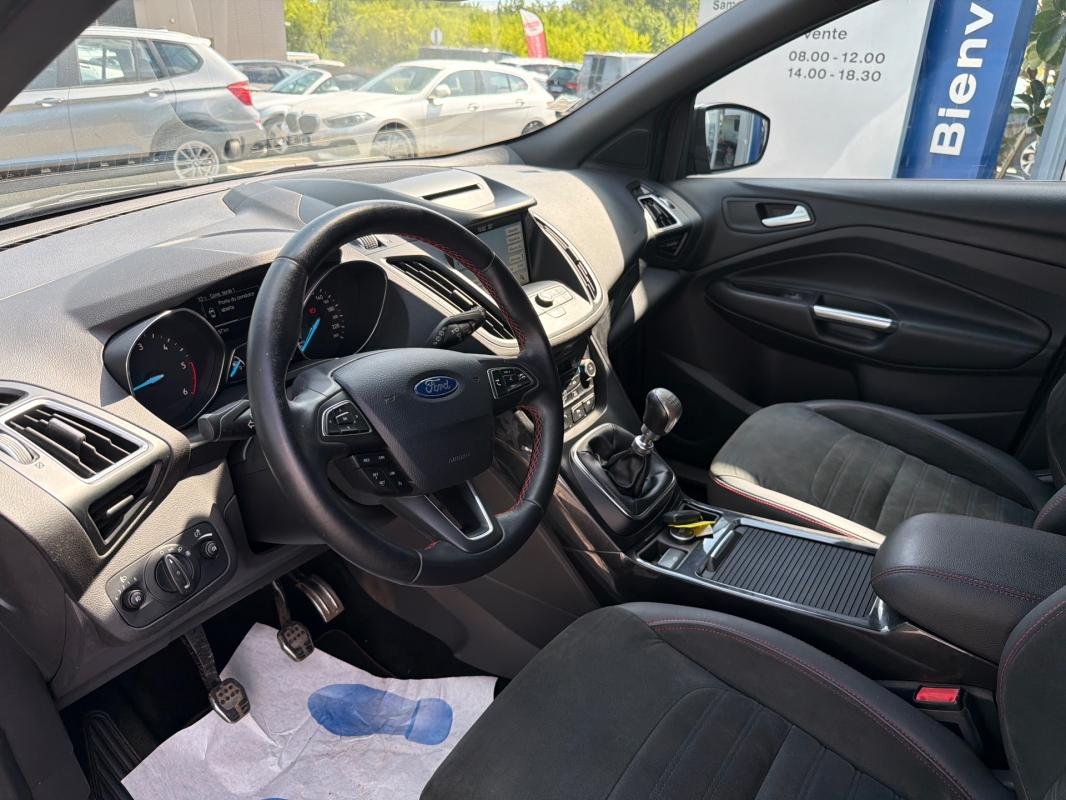 Ford Kuga - Photo 15