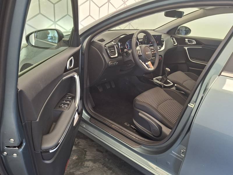 Kia CEED - Photo 13