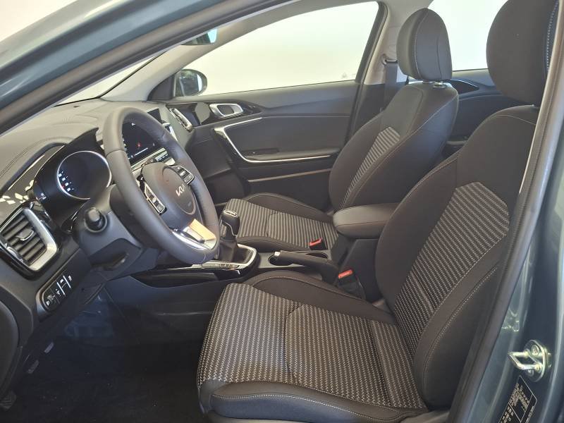 Kia CEED - Photo 14