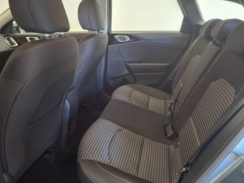Kia CEED - Photo 15