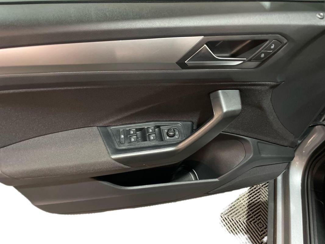 Volkswagen T-Roc - Photo 15