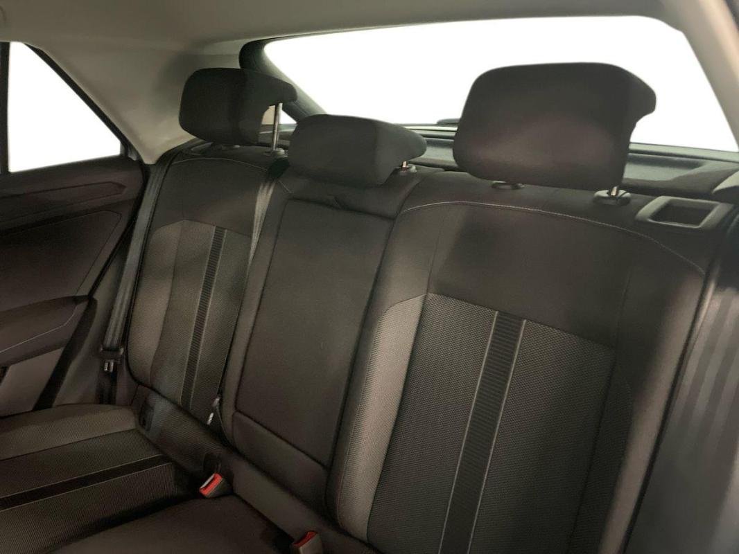 Volkswagen T-Roc - Photo 23