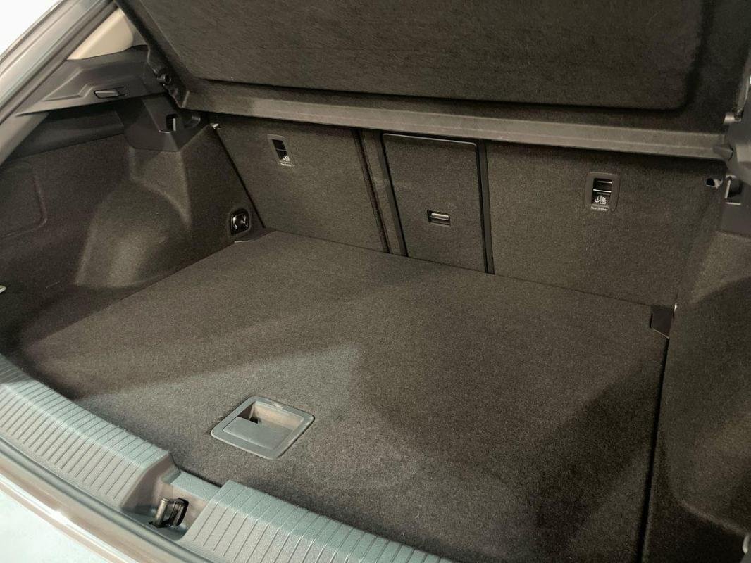 Volkswagen T-Roc - Photo 32