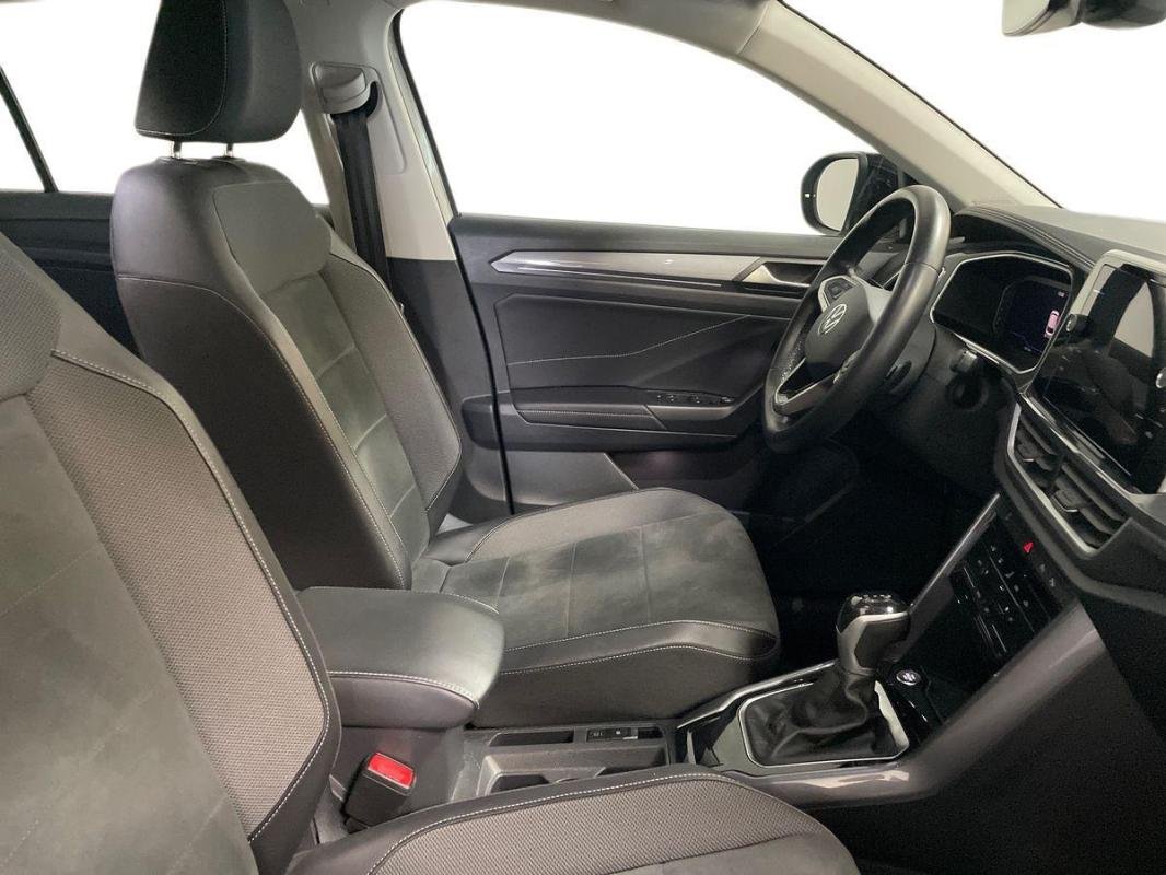 Volkswagen T-Roc - Photo 11