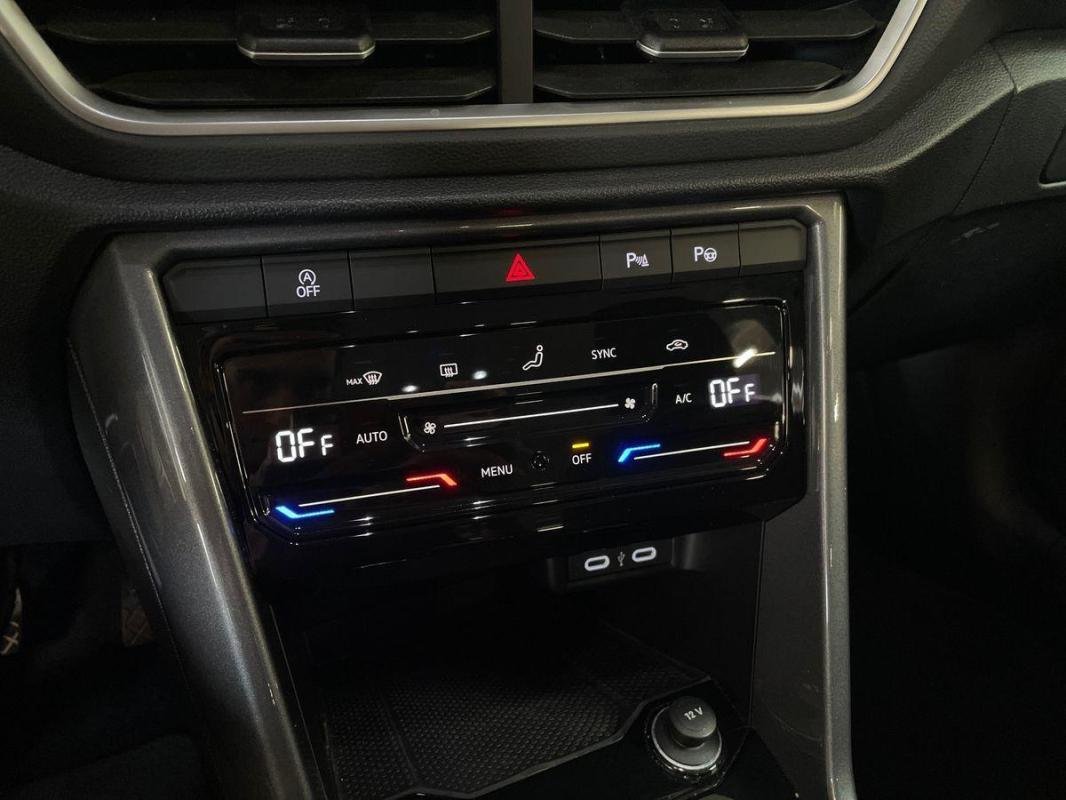 Volkswagen T-Roc - Photo 17