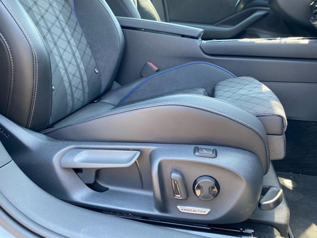 Volkswagen Passat - Photo 14