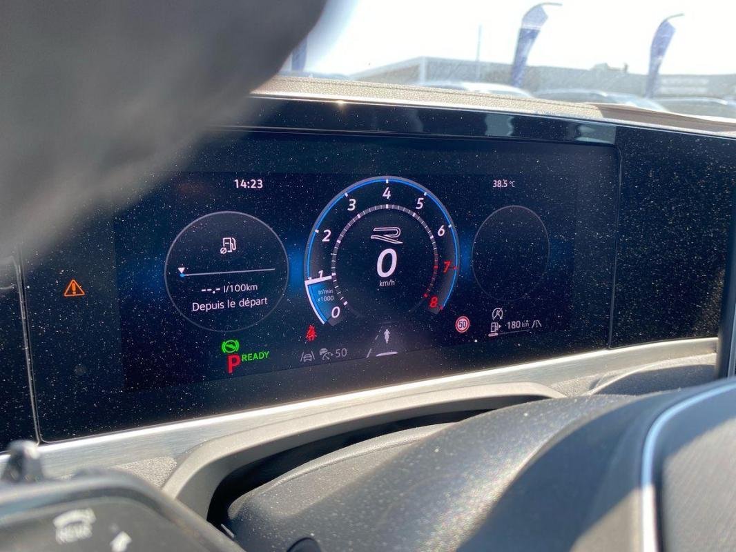 Volkswagen Passat - Photo 21