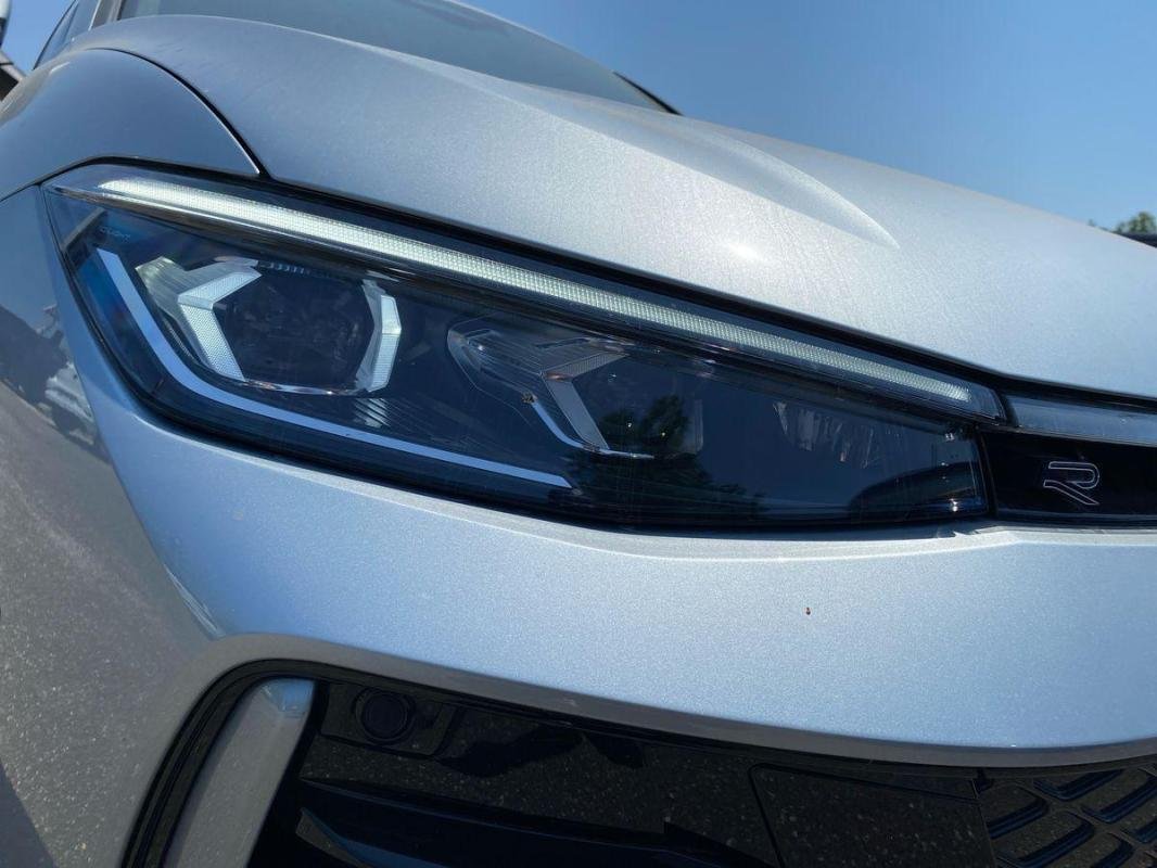 Volkswagen Passat - Photo 25