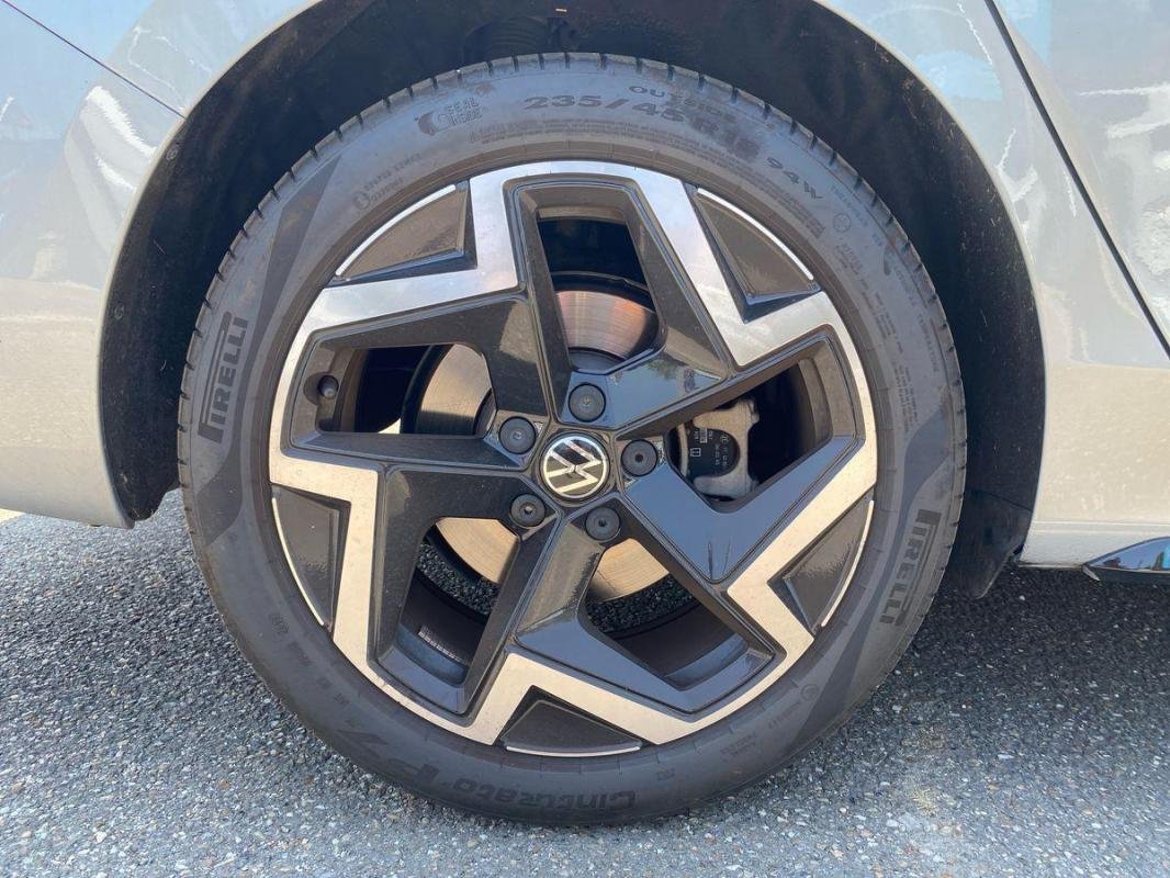 Volkswagen Passat - Photo 28