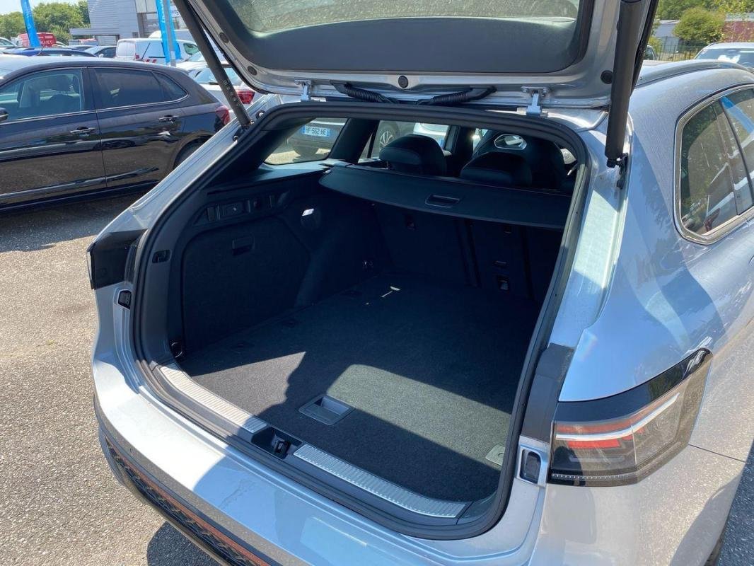 Volkswagen Passat - Photo 32