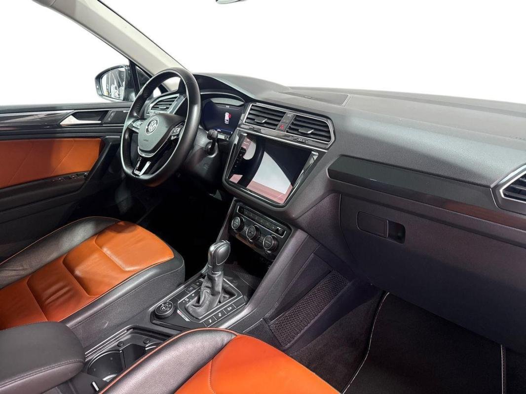 Volkswagen Tiguan - Photo 13