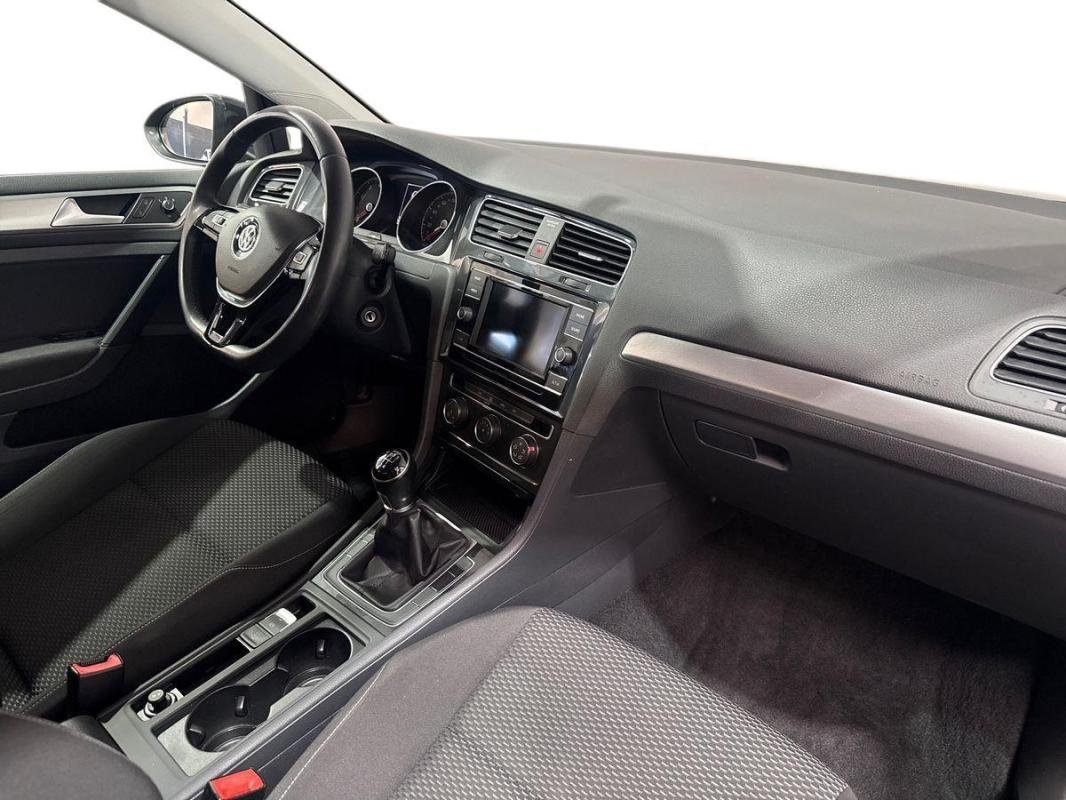 Volkswagen Golf - Photo 13