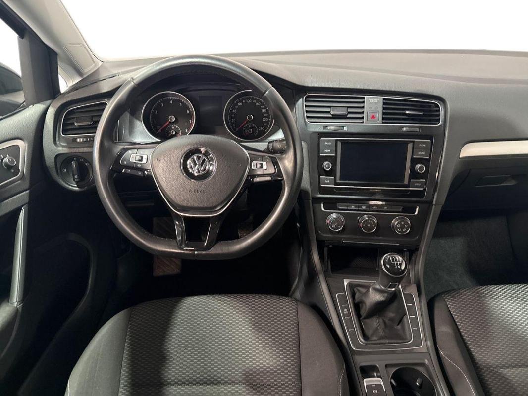 Volkswagen Golf - Photo 24
