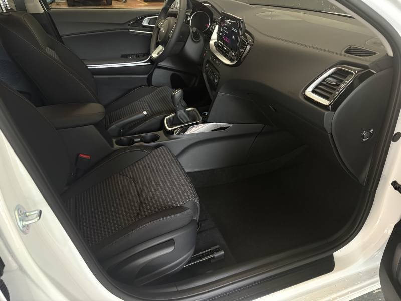 Kia CEED - Photo 11