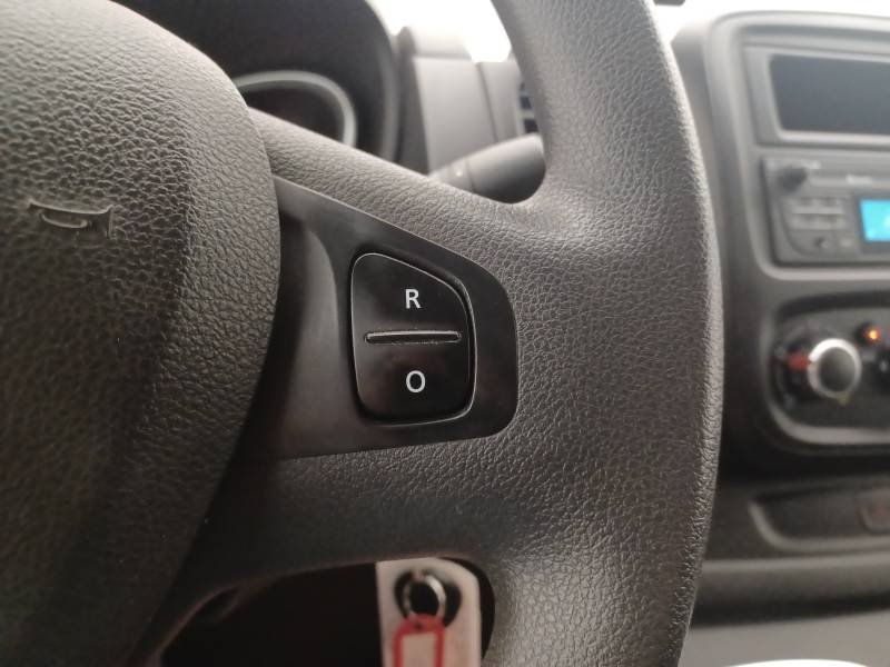Nissan NV300 - Photo 22