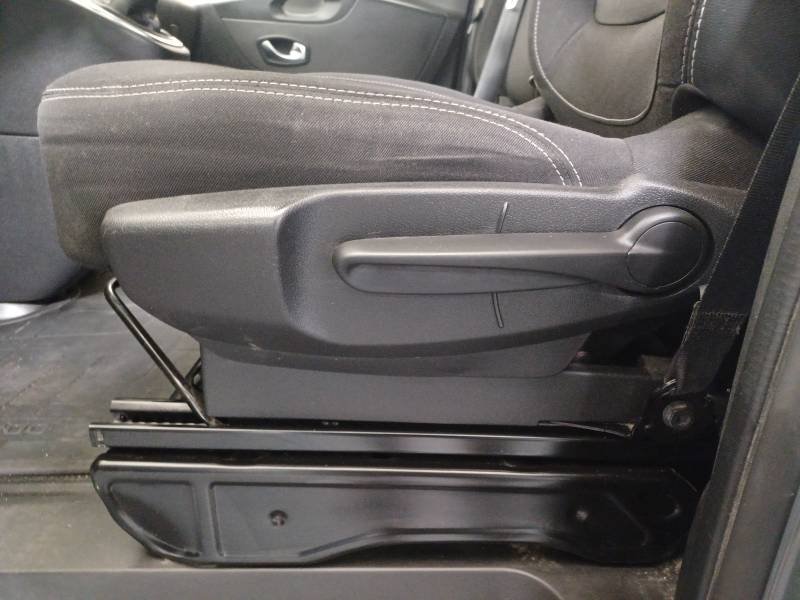 Nissan NV300 - Photo 32