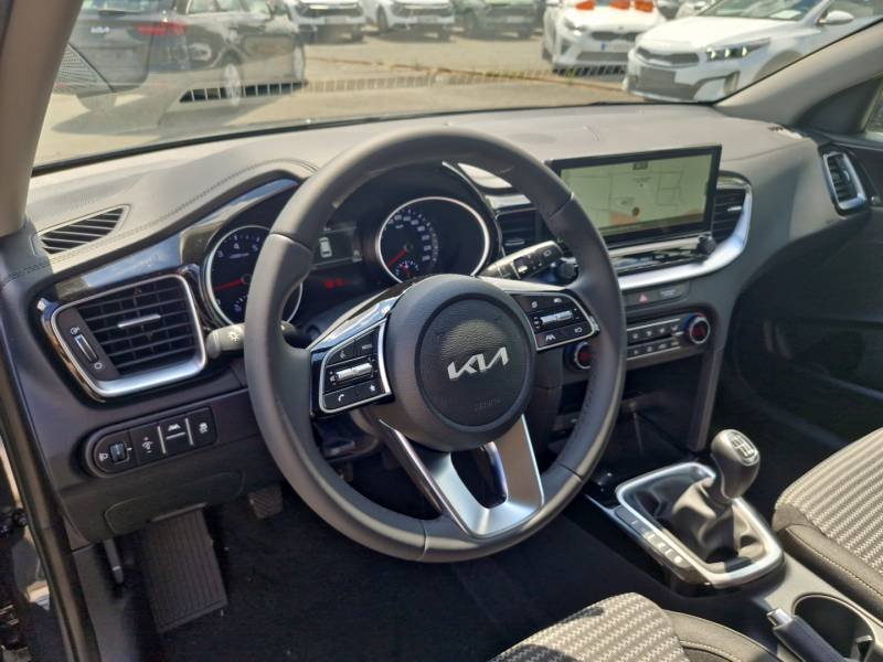 Kia CEED - Photo 11
