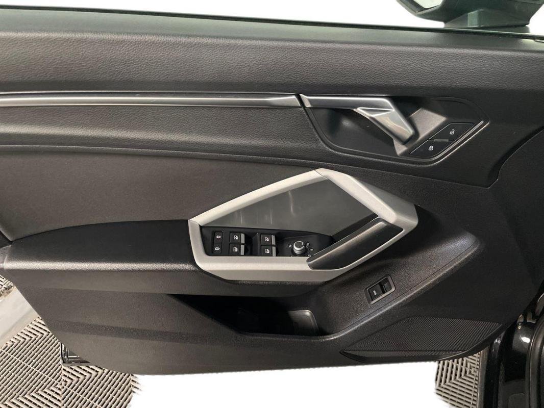 Audi Q3 - Photo 15