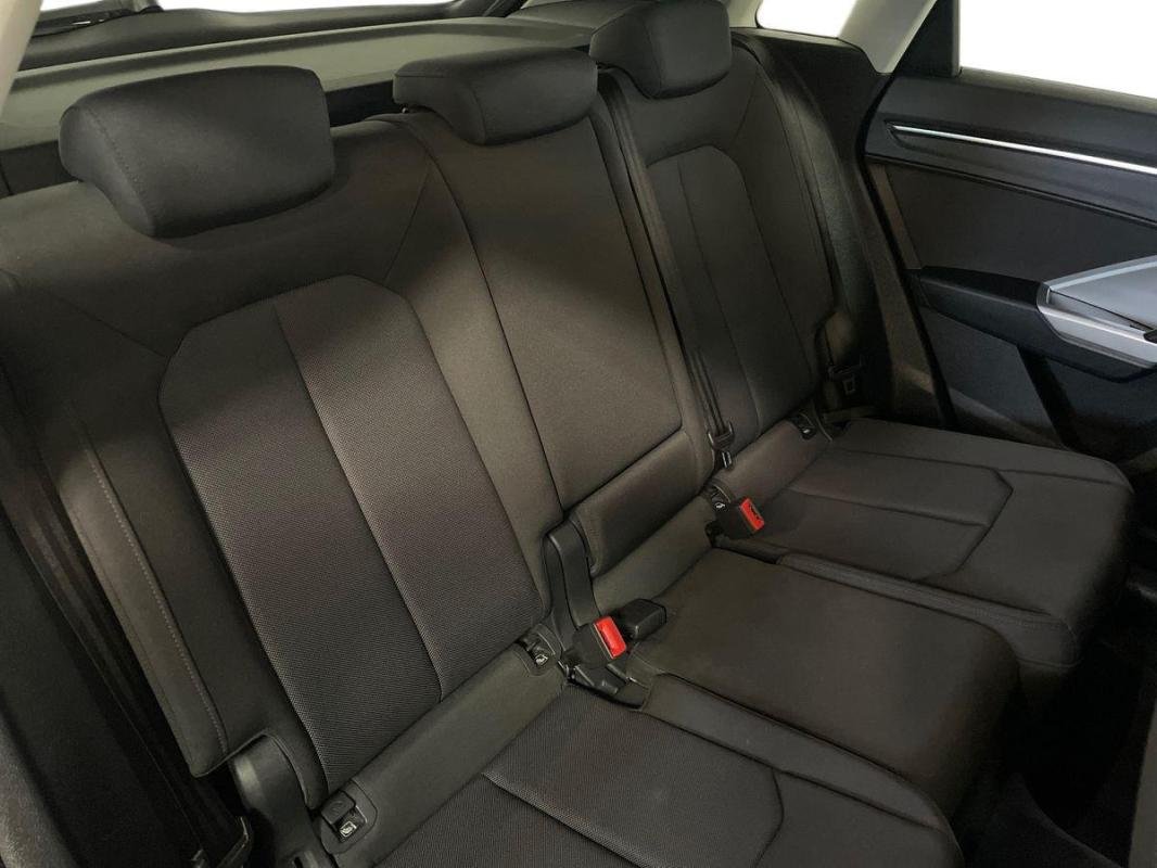 Audi Q3 - Photo 23