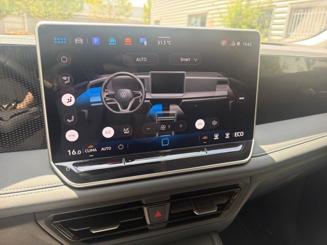 Volkswagen Tiguan - Photo 19