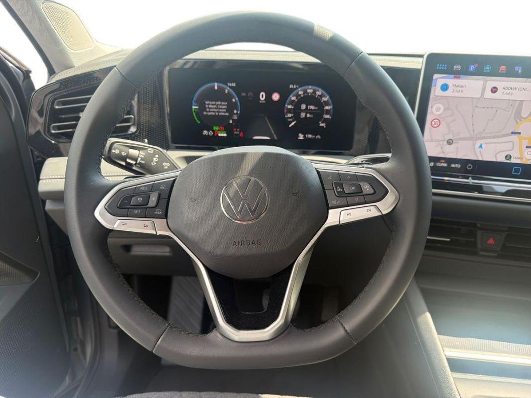 Volkswagen Tiguan - Photo 24